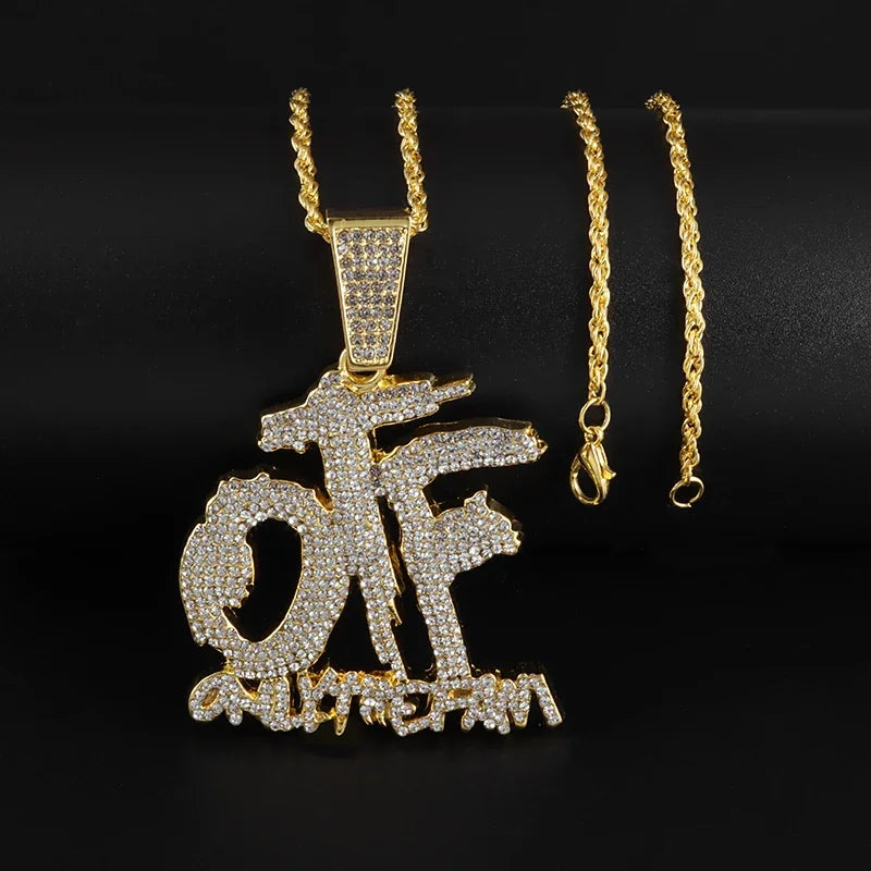 Iced Out Letter Savage Pendant Shiny Bing Cubic Zirconia Hip Hop Necklace Men\\\'s Cool Rock Rap Trend Jewelry